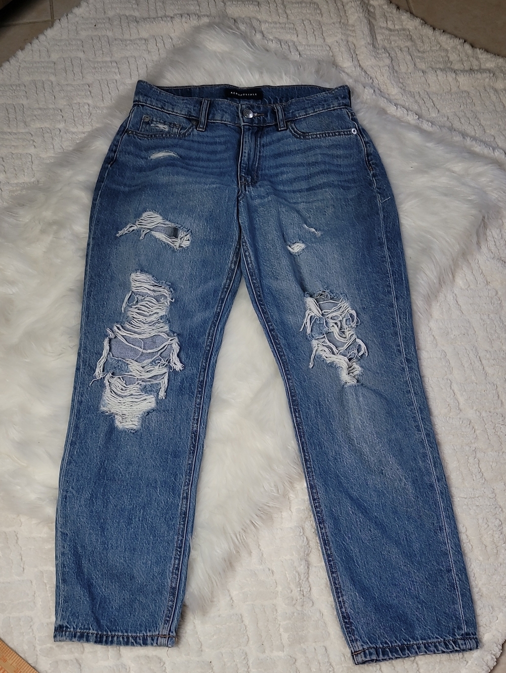 3/$20🎉 Aeropostale Mom Jean Size 2